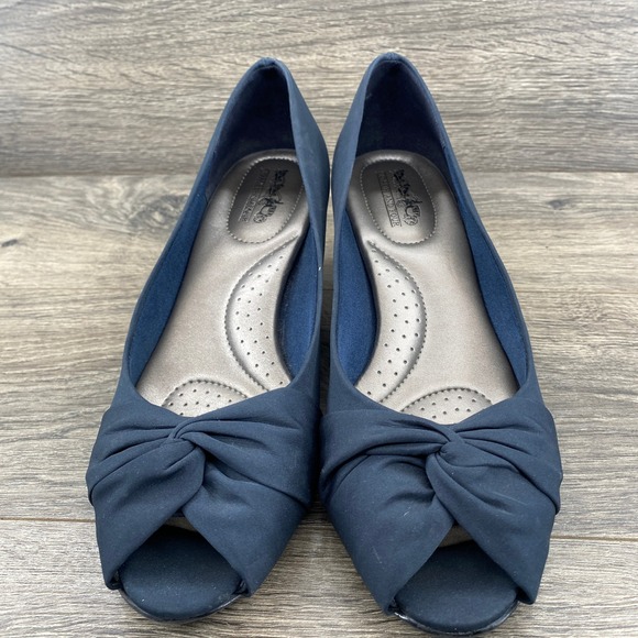 Coach and Four Navy Blue Fabric Peep Toe Kitten Heel Pumps Twisted Knot Size 8.5 - Picture 2 of 11